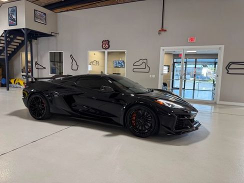 Used 2025 Chevrolet Corvette Z06 w/ Z07 Performance Package RWD image 88