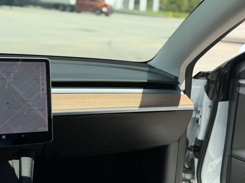 Used 2021 Tesla Model 3 Standard Range Plus RWD image 26