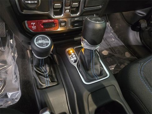 Used 2023 Jeep Wrangler Unlimited Rubicon 4xe image 38