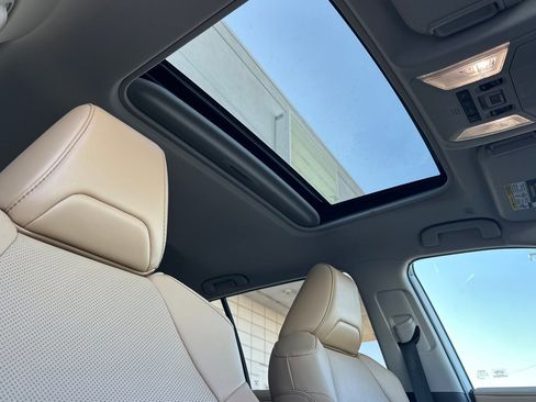 Used 2023 Toyota RAV4 Limited image 17