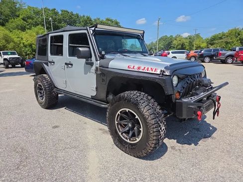 Used 2012 Jeep Wrangler Unlimited Rubicon AWD/4WD image 2