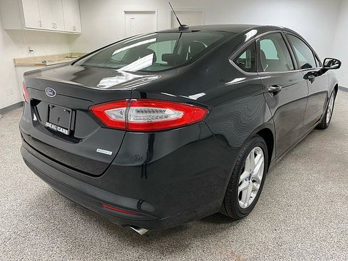 Used 2014 Ford Fusion SE image 5