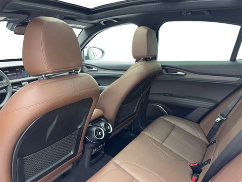 Used 2022 Alfa Romeo Stelvio Ti image 26