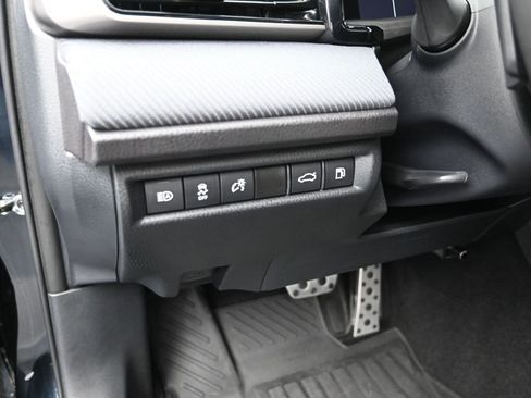 Used 2025 Toyota Camry SE image 12