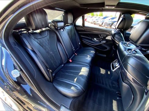 Used 2019 Mercedes-Benz S 560 4MATIC Sedan image 21