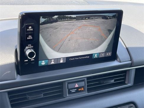 New 2025 Honda Pilot Touring image 18