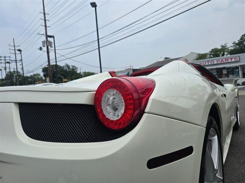 Used 2015 Ferrari 458 Spider RWD image 32