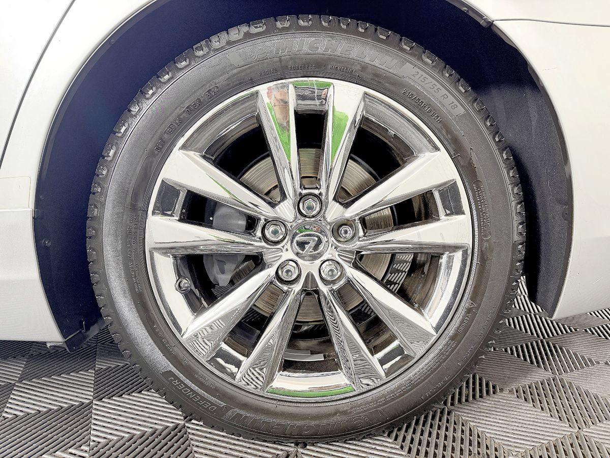 Used 2014 Lexus LS 460 w/ Comfort Package RWD image 25