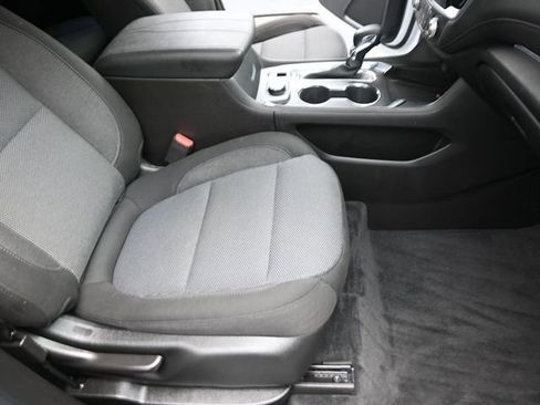 Used 2023 Chevrolet Traverse LT image 27