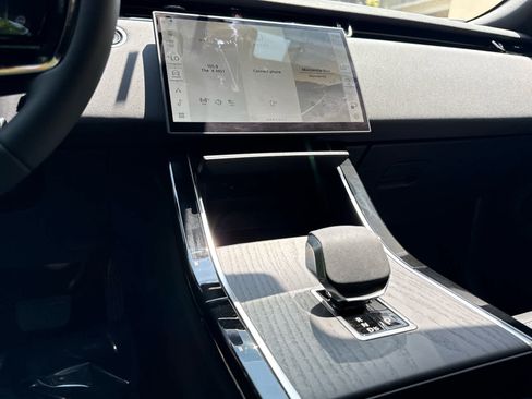 Certified 2024 Land Rover Range Rover Evoque S image 9