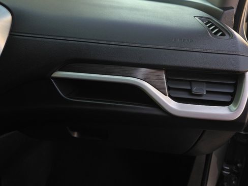 Used 2023 GMC Terrain SLE w/ Driver Convenience Package image 19