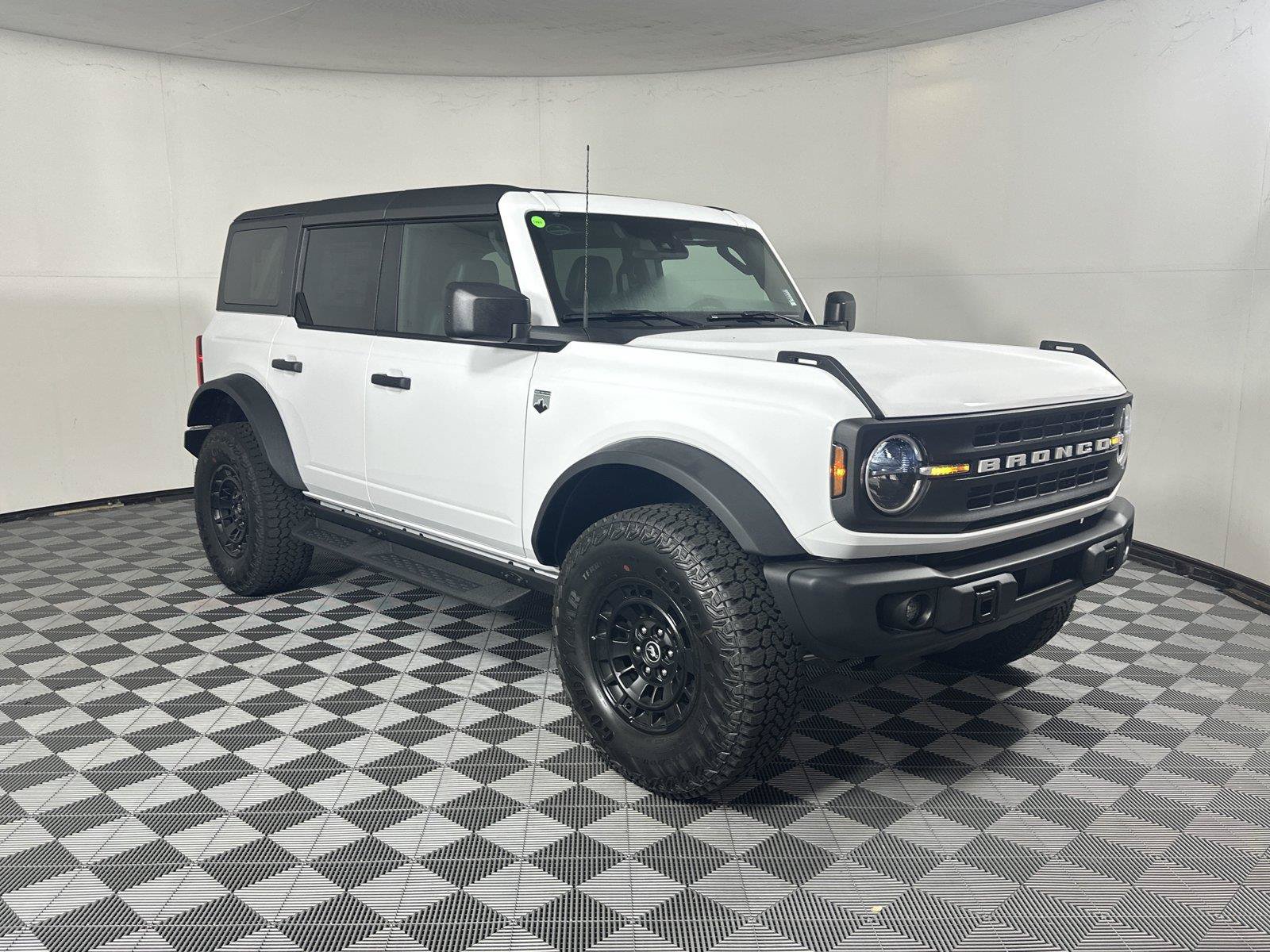 New 2026 Ford Bronco Big Bend w/ Black Diamond Package AWD/4WD image 1