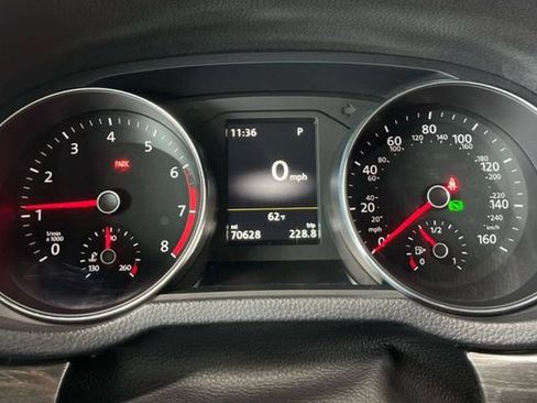 Used 2018 Volkswagen Passat 2.0T SE FWD image 33