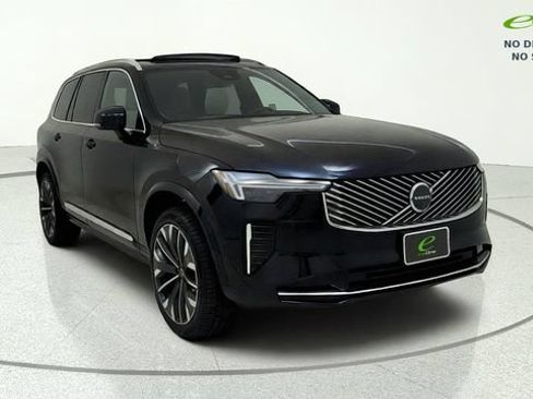 Used 2026 Volvo XC90 B5 Plus w/ Protection Package AWD/4WD image 2