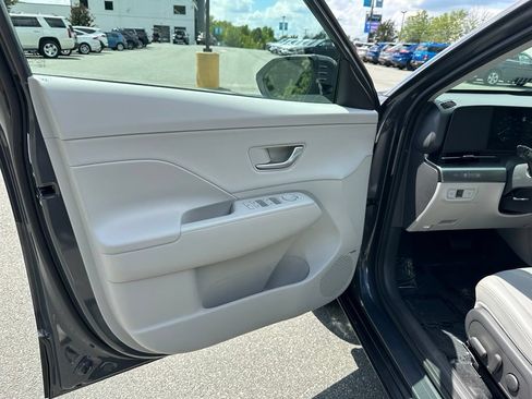 Used 2024 Hyundai Kona Limited FWD image 15