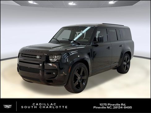 Used 2025 Land Rover Defender 130 X-Dynamic SE AWD/4WD image 1