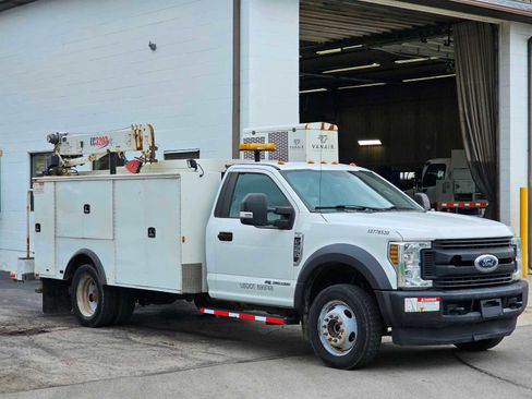 Used 2018 Ford F550 4x4 Regular Cab Super Duty image 2