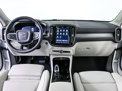 Certified 2026 Volvo XC40 B5 Plus w/ Protection Package Premier image 19