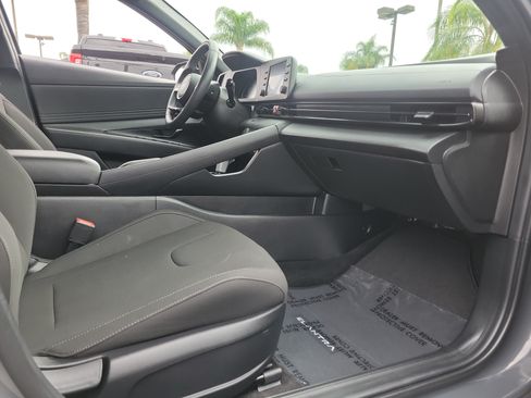 Certified 2025 Hyundai Elantra Sport FWD image 22