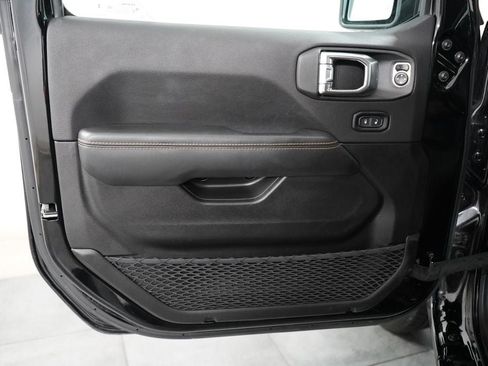 Used 2025 Jeep Wrangler Unlimited Sahara w/ Safety Group AWD/4WD image 14