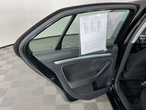 Used 2010 Volkswagen Jetta S image 22