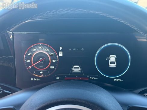 Used 2024 Hyundai Elantra Limited image 18