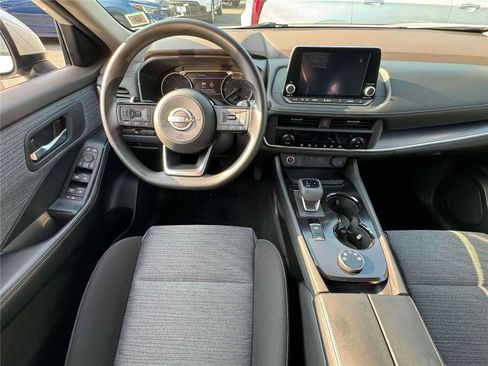 Used 2023 Nissan Rogue SV image 17