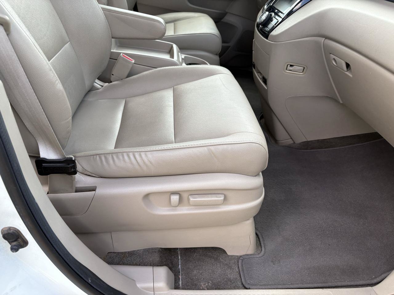 Used 2014 Honda Odyssey EX-L image 36