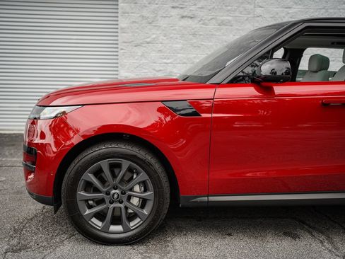 Used 2023 Land Rover Range Rover Sport SE AWD/4WD image 10