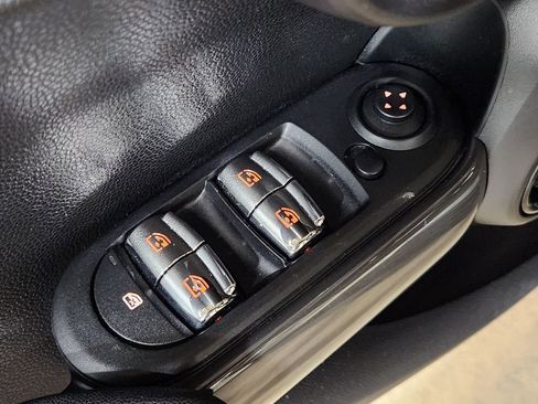 Used 2019 MINI Cooper 4-Door Hardtop image 42