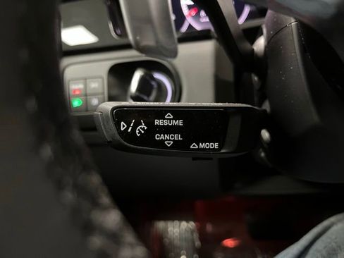 Used 2022 Porsche Cayenne Platinum Edition AWD/4WD image 24