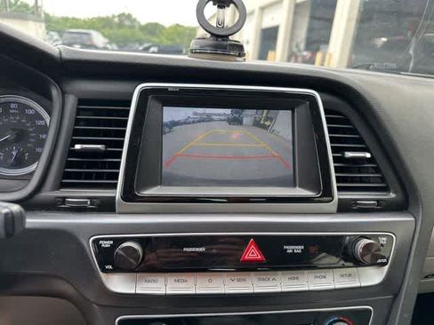 Used 2018 Hyundai Sonata SE FWD image 8