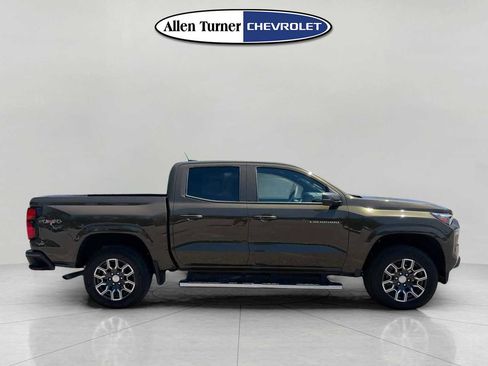 Used 2024 Chevrolet Colorado LT w/ LT Convenience Package III AWD/4WD image 3