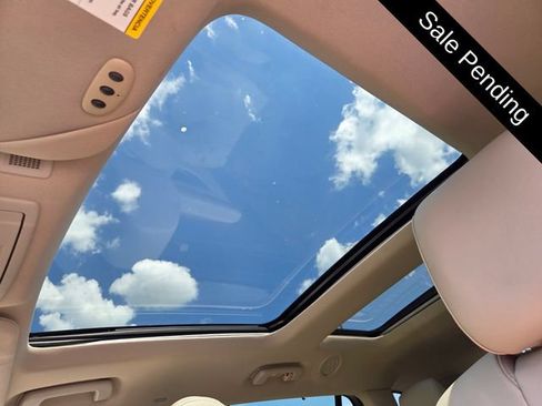 Used 2012 Lincoln MKT AWD image 11