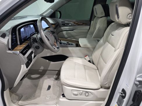 Used 2022 Cadillac Escalade Sport Platinum RWD image 6