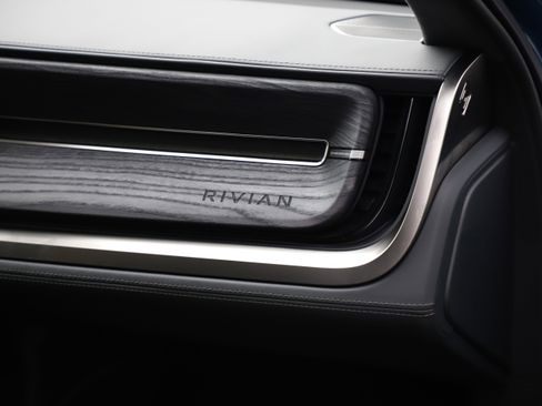 Used 2023 Rivian R1S Adventure image 12