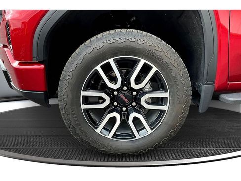 Used 2024 GMC Sierra 1500 AT4 w/ Technology Package image 10