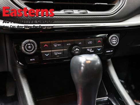 Used 2022 Jeep Compass Trailhawk w/ Trailhawk Convenience Group AWD/4WD image 21