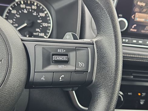 Used 2024 Nissan Rogue S image 19