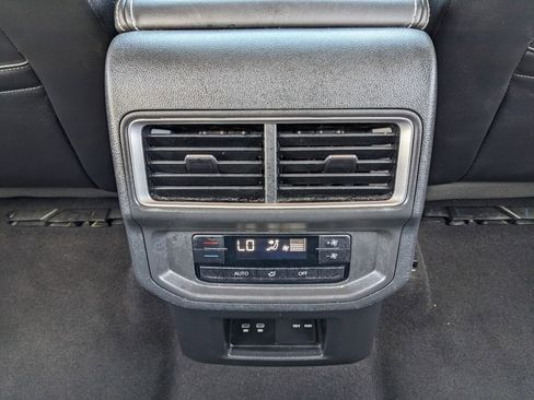 Used 2024 Volkswagen Atlas SE image 42