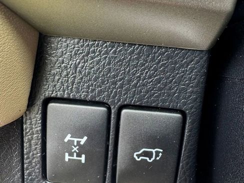 Used 2013 Toyota RAV4 Limited AWD/4WD image 14