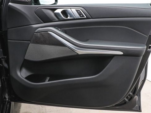 Used 2022 BMW X5 M50i w/ Executive Package image 21