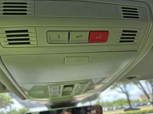 Used 2024 Volkswagen Jetta SE FWD image 28