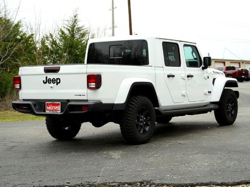 New 2026 Jeep Gladiator Sport AWD/4WD image 6