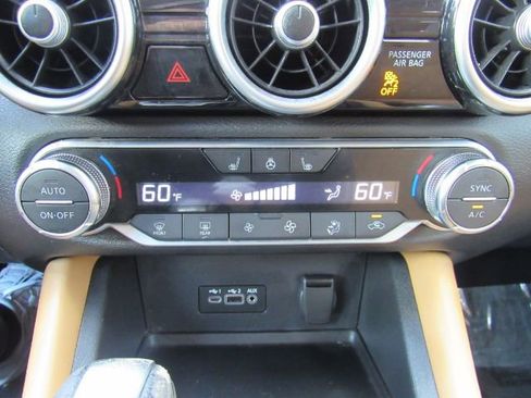 Used 2022 Nissan Sentra SV w/ SV Premium Package image 41