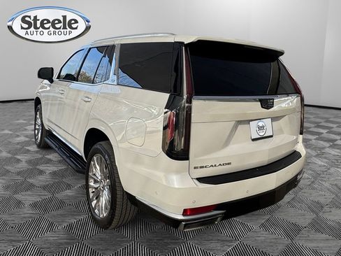 Used 2022 Cadillac Escalade Premium Luxury w/ Performance Package image 3