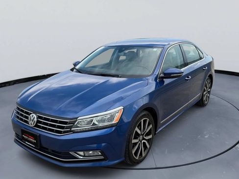 Used 2017 Volkswagen Passat 1.8T SEL Premium FWD image 2