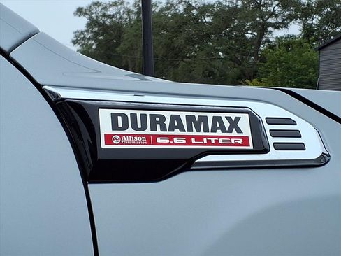 Used 2024 GMC Sierra 2500 SLE image 11