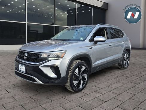 Used 2023 Volkswagen Taos SE image 1