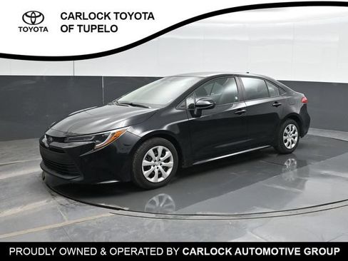 Used 2025 Toyota Corolla LE FWD image 8